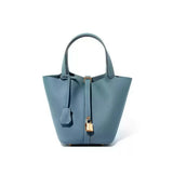 ÉLISE TASCHE