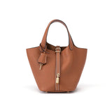 ÉLISE TASCHE