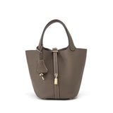 ÉLISE TASCHE